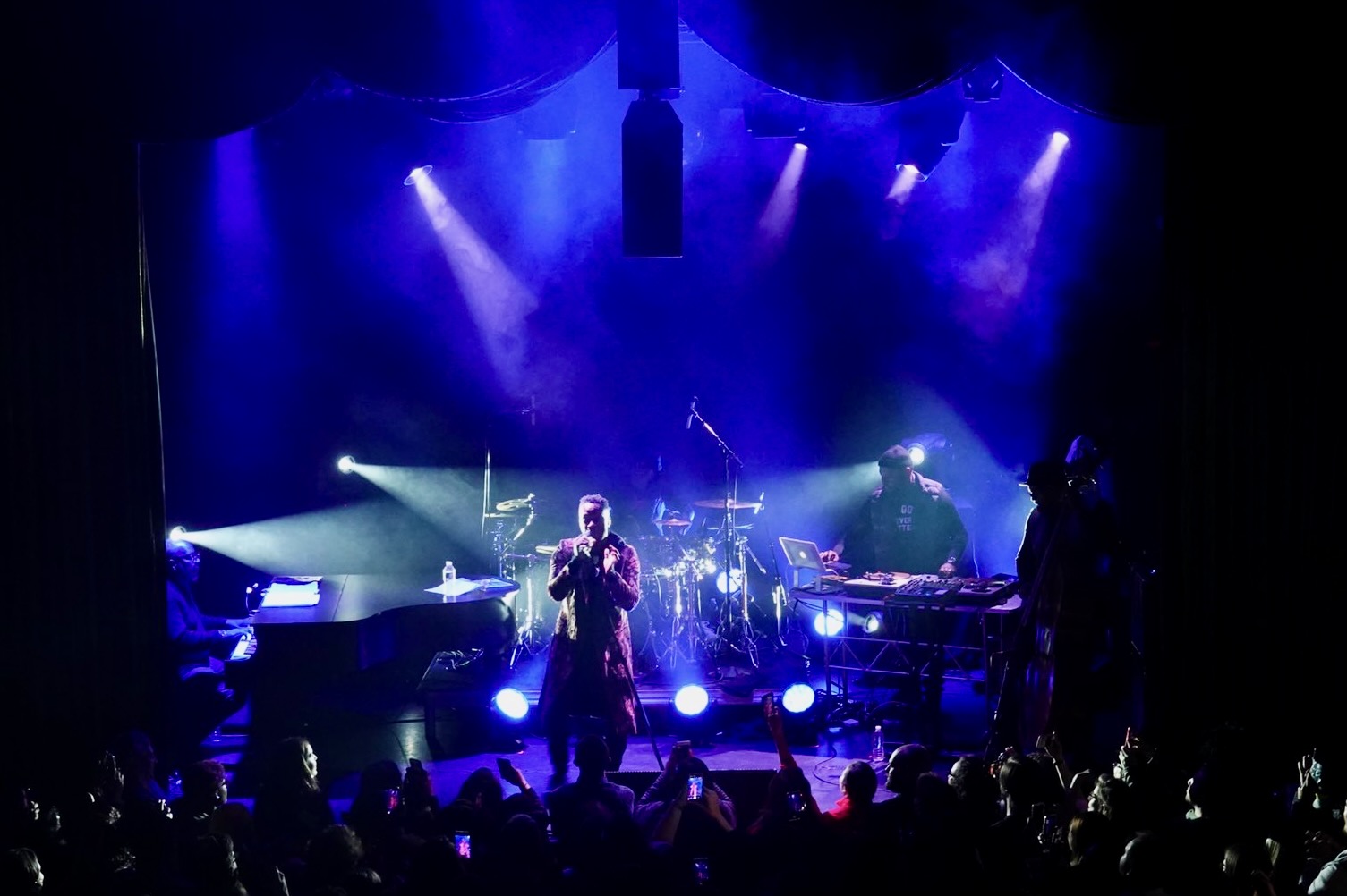 Leslie Odom Jr. live performance at Bowery Ballroom with concert lighting design