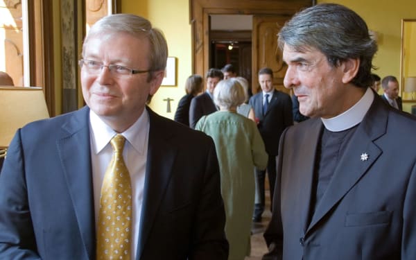 Dean David Richardson meeting with Pope Benedict XIV on taking up his role as Director of the Anglican Centre in Rome in 2008.  Photo credit: Vatican Media.