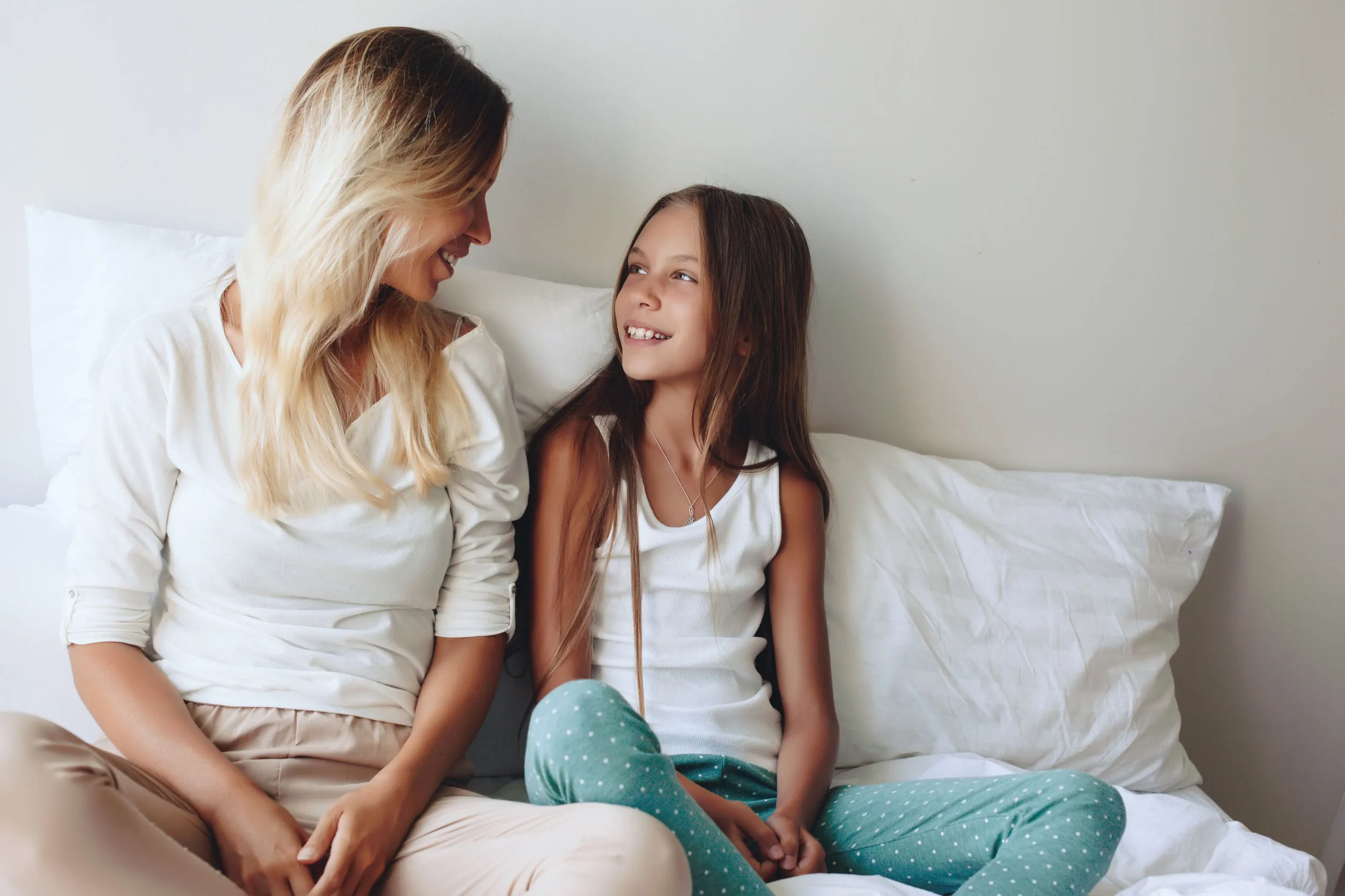 Mom and Daughter Talking | SpeechEasy