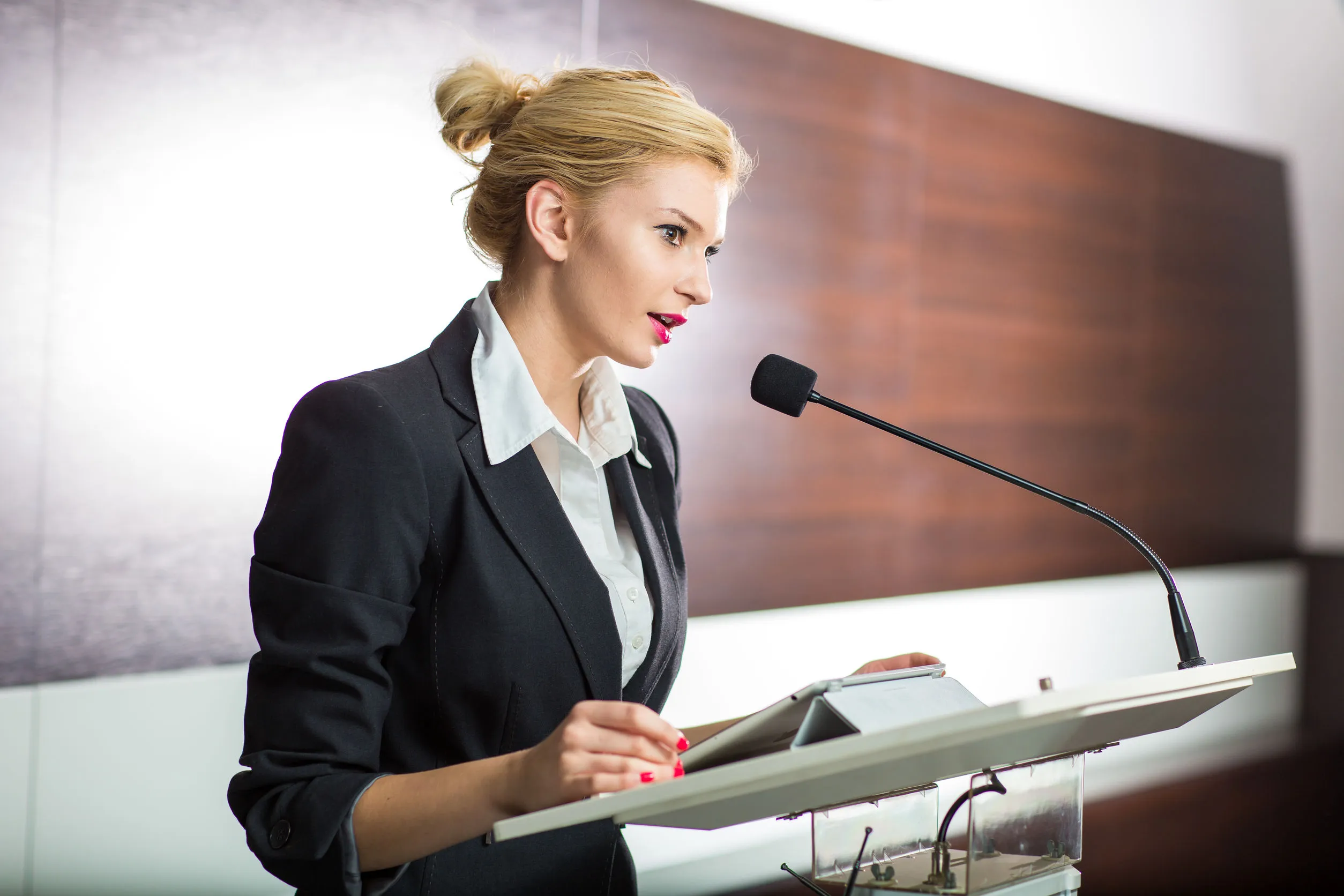 Public Speaking with a Stutter | SpeechEasy