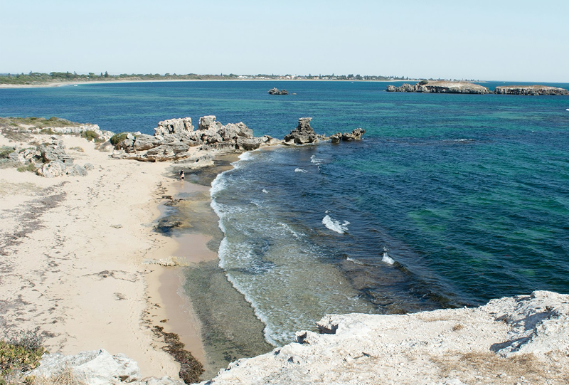 perth ocean and rocks
