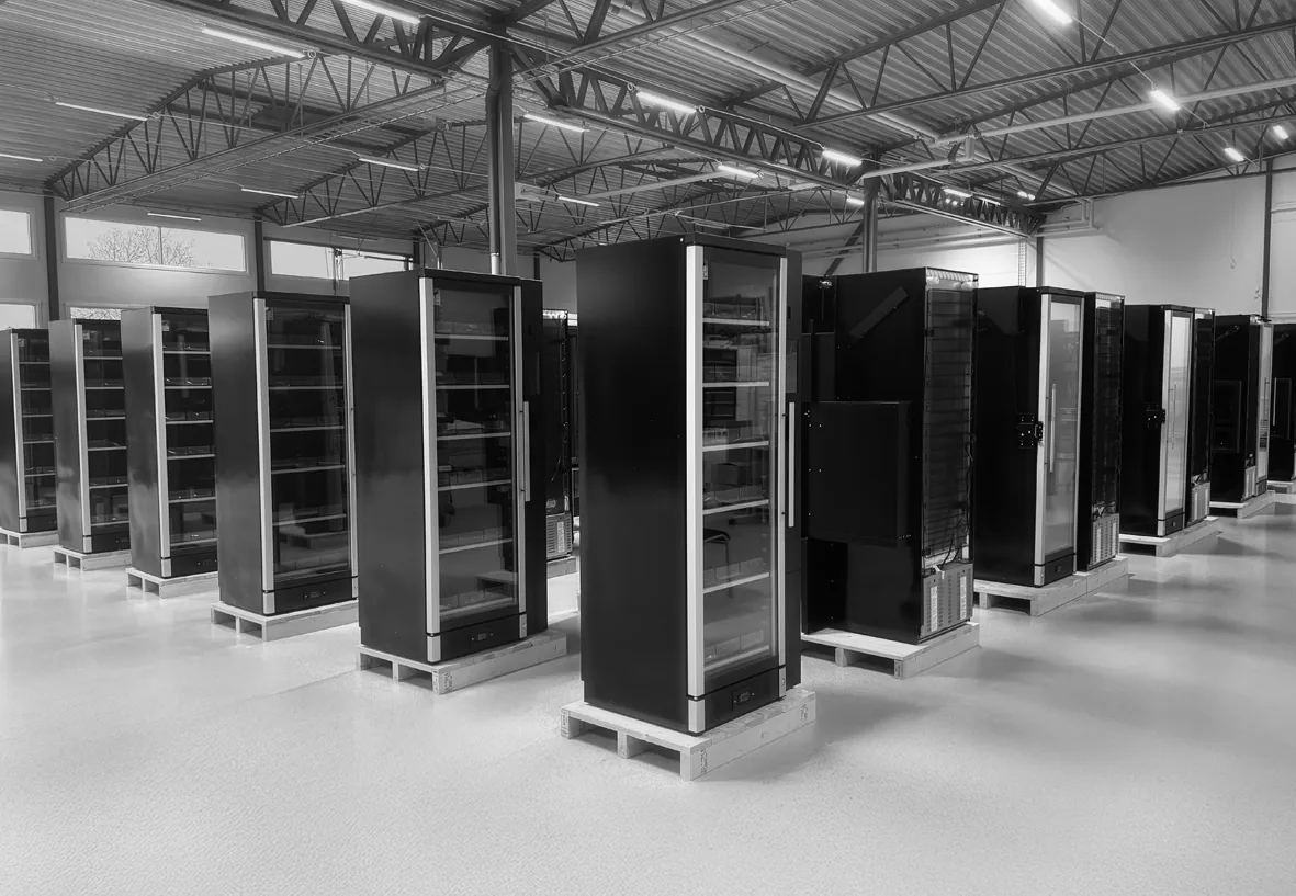 Instant 900 smart tool cabinet