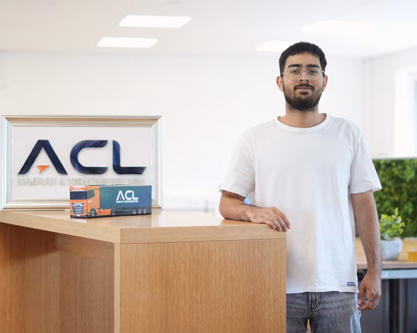 Porträt von Umut Atas, Disposition Türkei, Nahost & Spezialtransporte bei ACL Transport