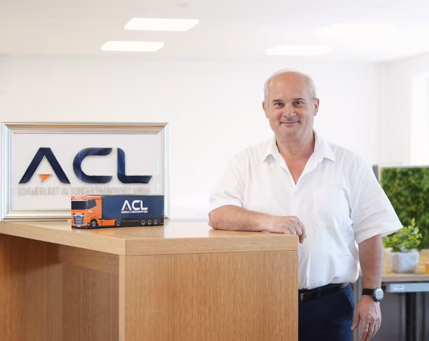 Porträt von Hakan Dalkiran, Leitung Buchhaltung & IT bei ACL Transport
