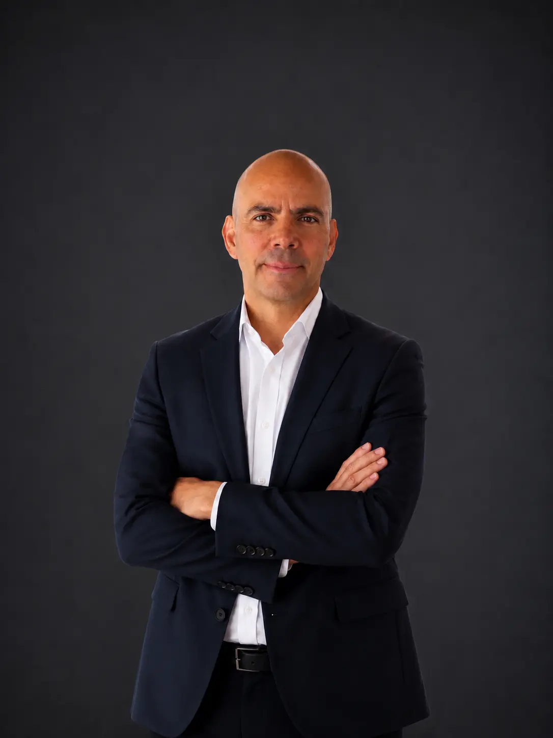 Portrait of Luis Saenz, Head of Distribution at Roemer Capital.