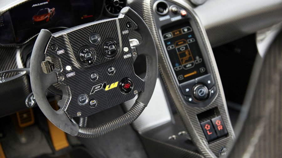 mclaren_p1_lm_cockpit
