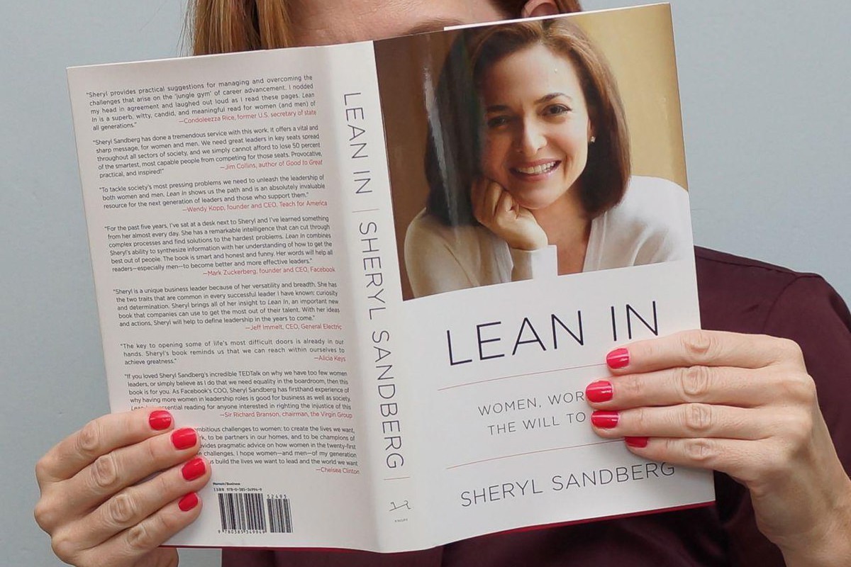 2013 онд хэвлэгдэн гарсан Sheryl Sandberg-ийн "Өөдөө тэмүүл" номыг бүсгүйчүүд ихээр худалдан авсан. Мөн Atlantic сэтгүүлд нийтлэгдсэн.jpg 2013 онд хэвлэгдэн гарсан Sheryl Sandberg-ийн "Өөдөө тэмүүл" номыг бүсгүйчүүд ихээр худалдан авсан. Мөн Atlantic сэтгүүлд нийтлэгдсэн.jpg