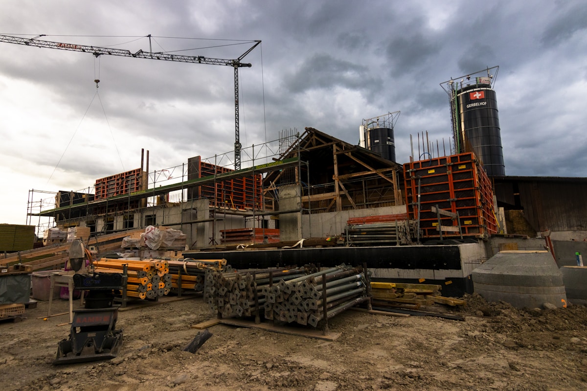 Indemnité intempéries BTP : chantier de construction à l'arrêt