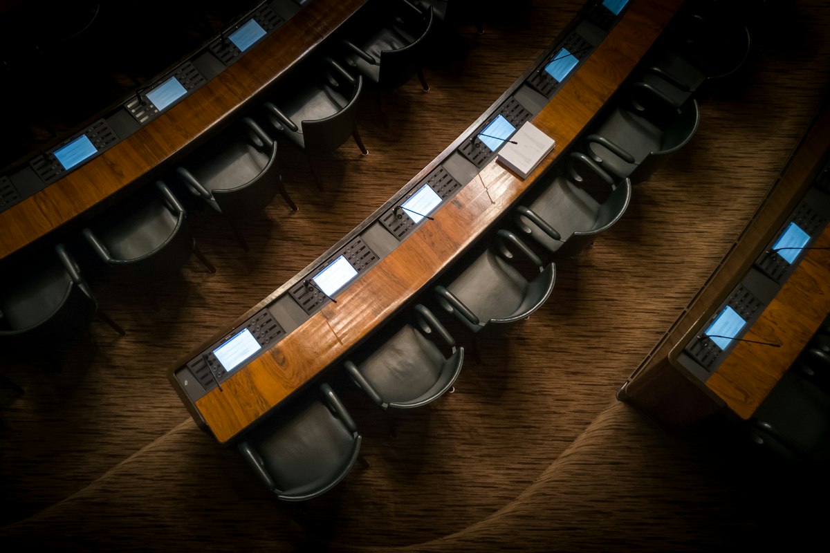 Salle de vote vide illustrant la composition CSSCT et la désignation d'un élu du collège cadre