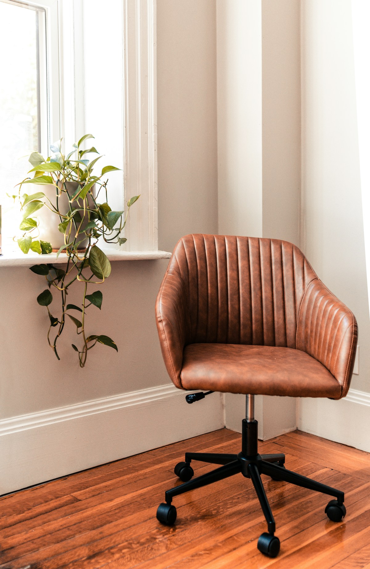 Licenciement pour inaptitude et obligation de sécurité : siège de bureau ergonomique dans un espace de travail