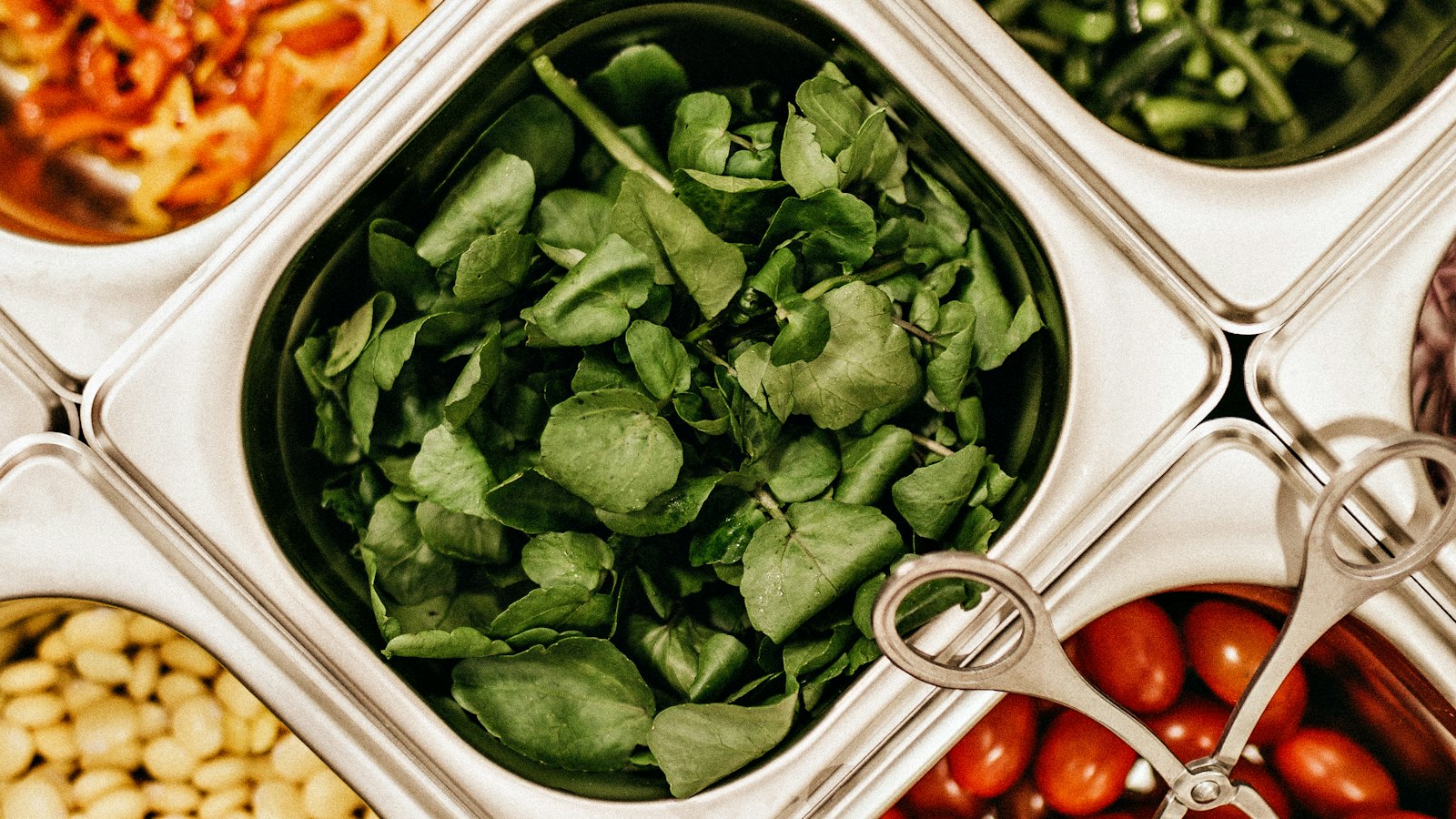 Bacs inox d'un buffet de restauration collective : la reprise en gestion directe d'un service par l'OGEC