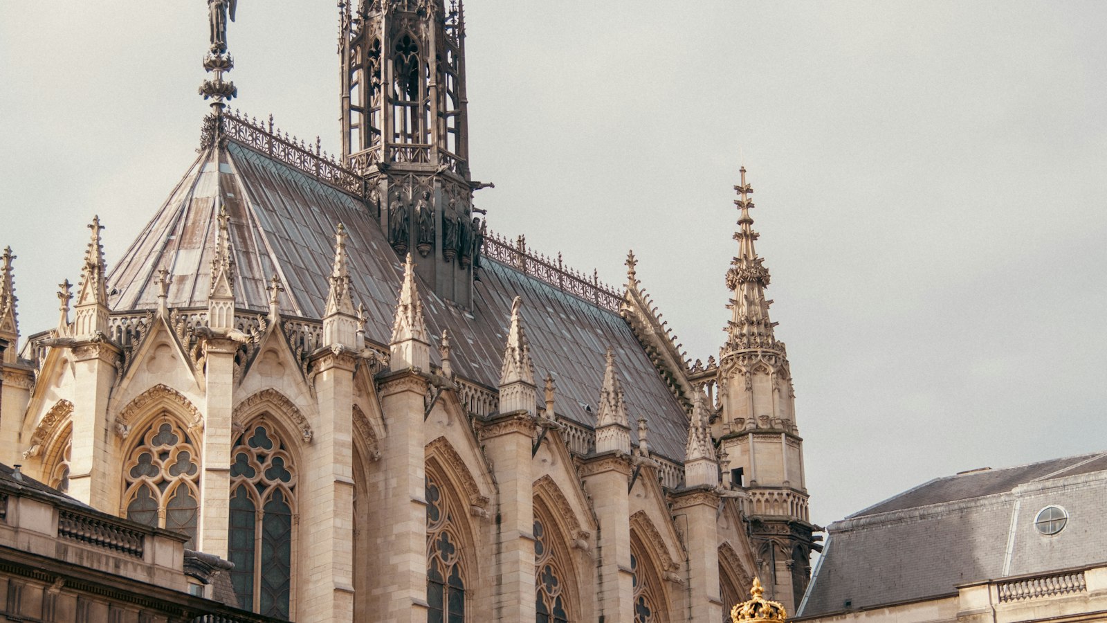 Grille du Palais de justice de Paris : les contrôles et le contentieux