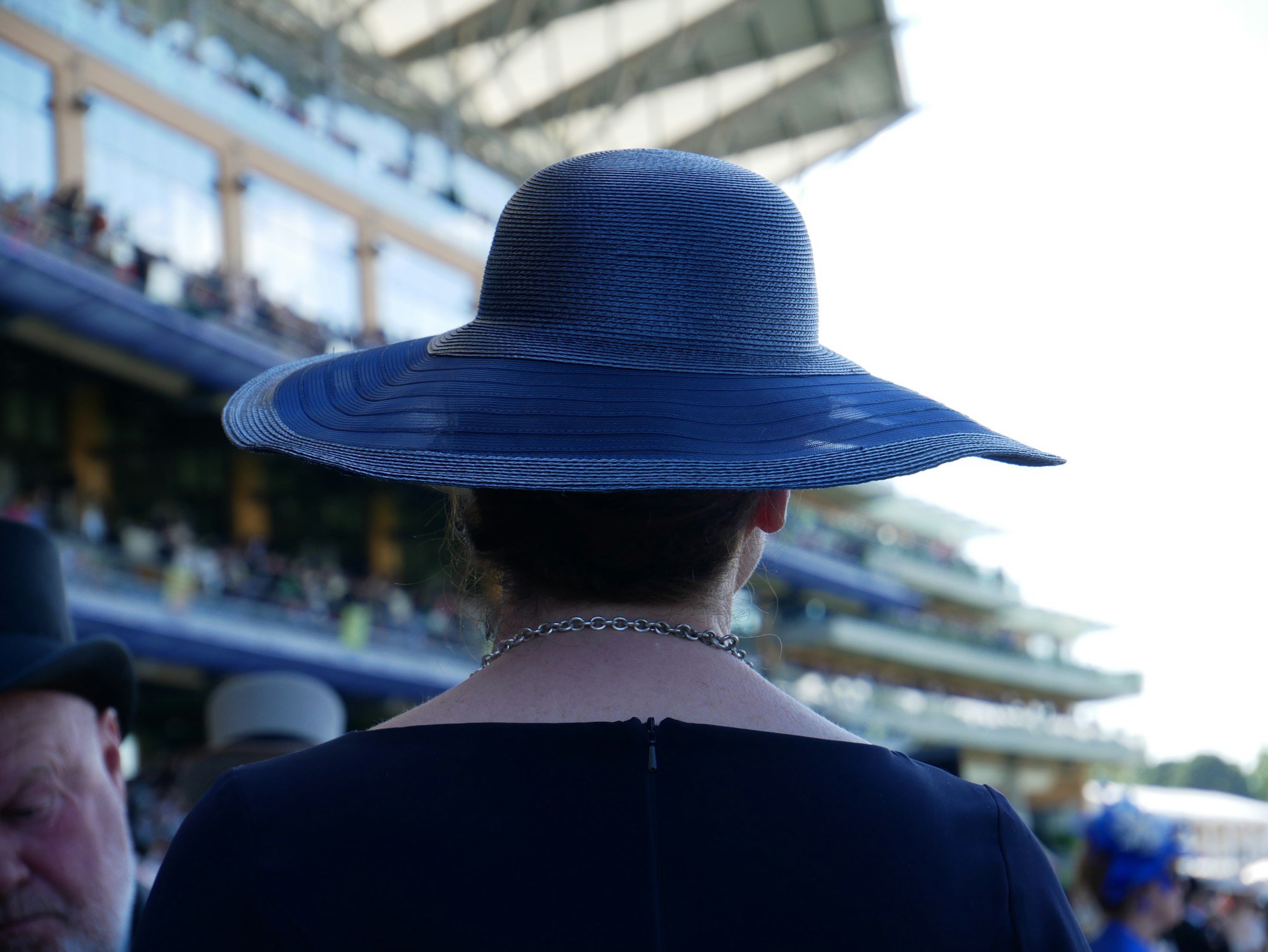 Race day fashion style