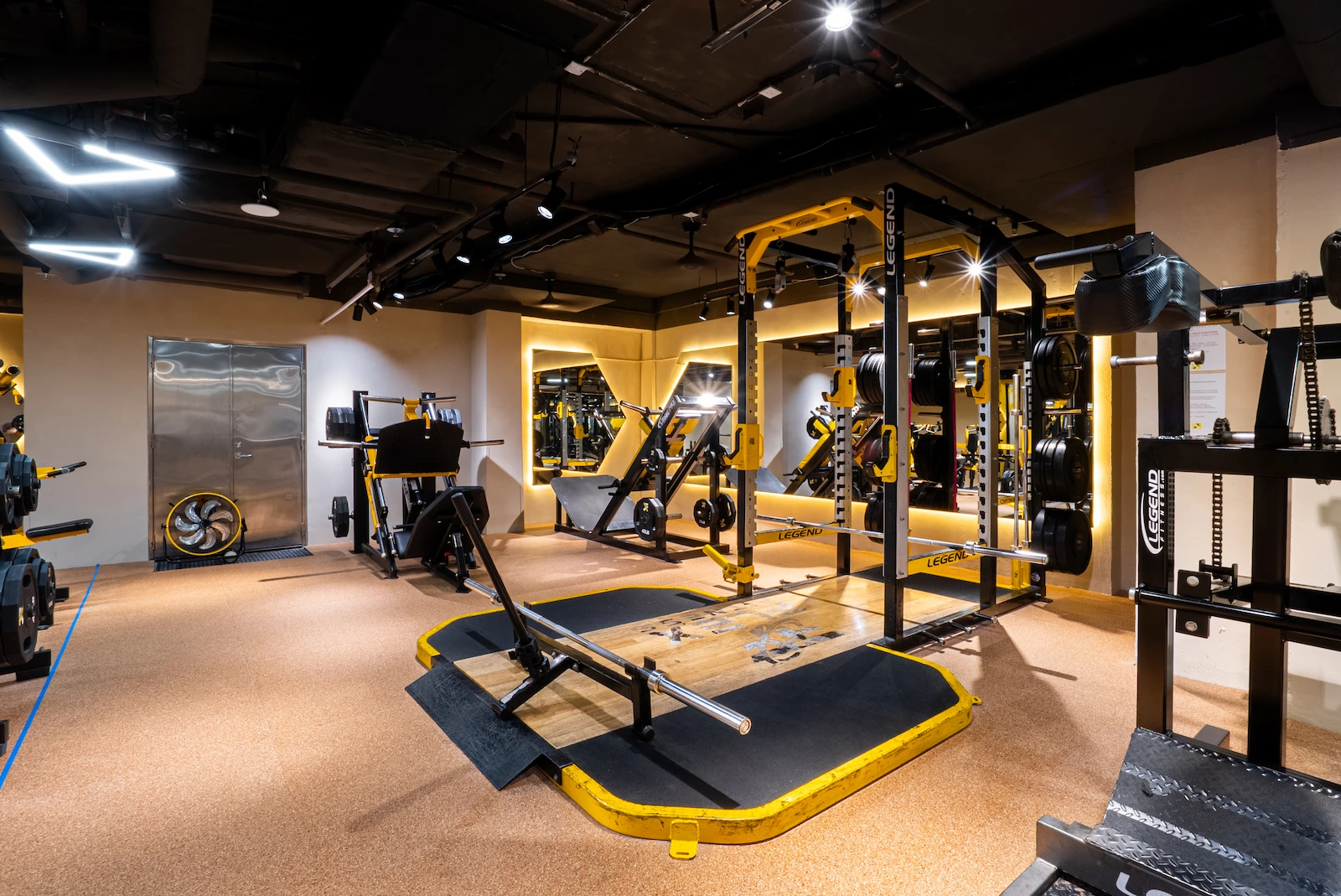Spacious workout area at Flex Fitness Ocean Mall, Macau.