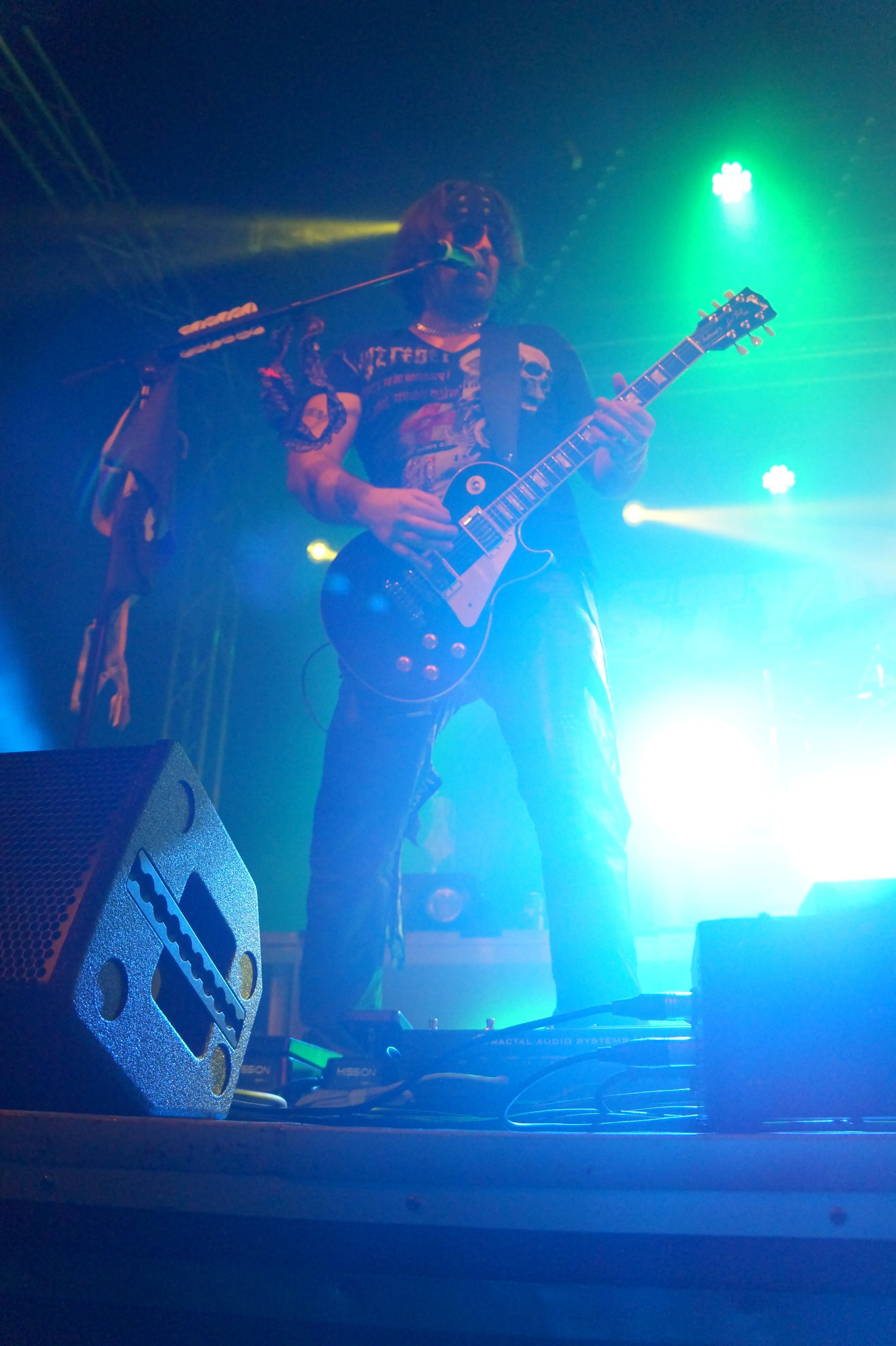 Guitarist Leven on stage