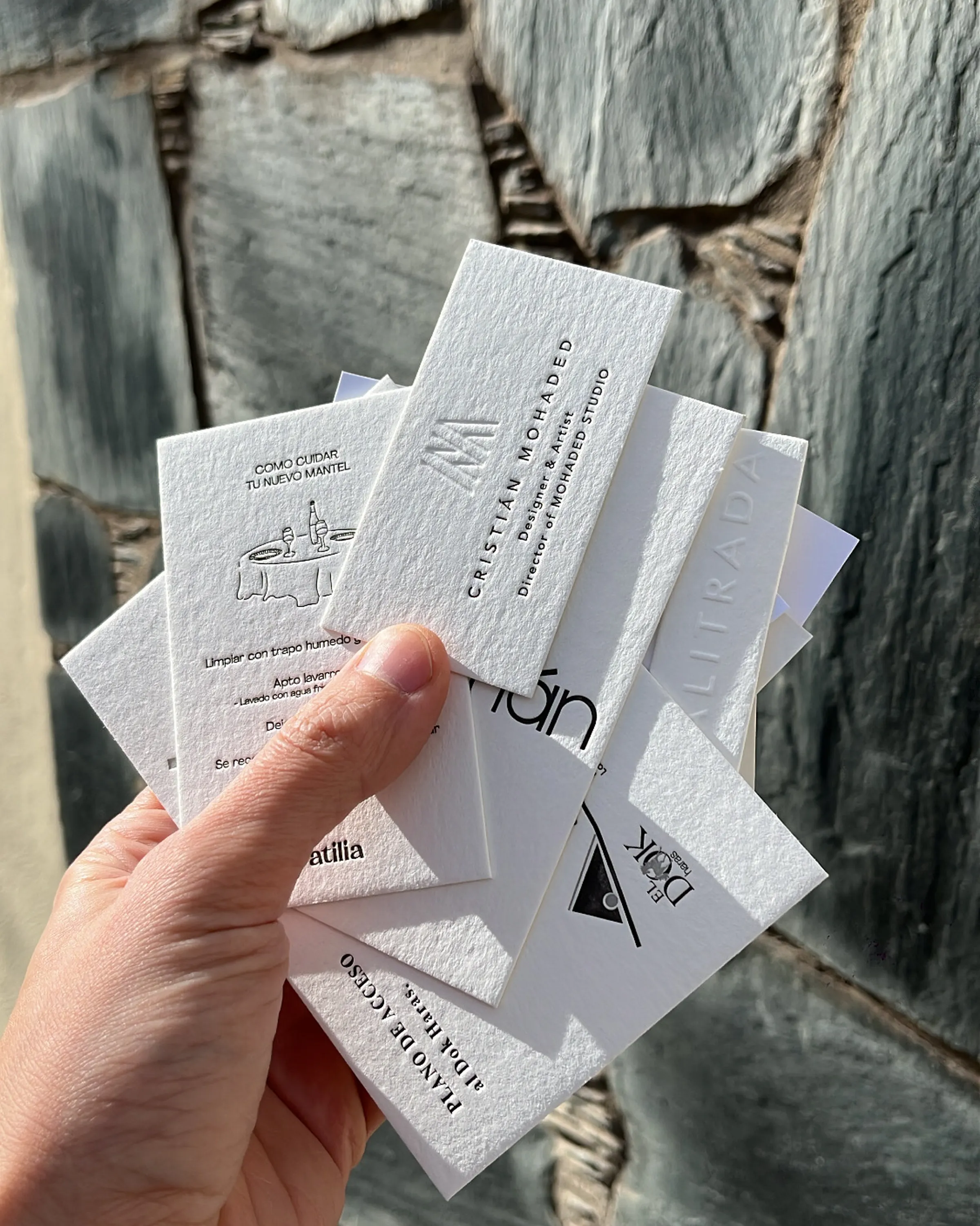 Tarjetas personales con relieve letterpress impresas en Buena Prensa