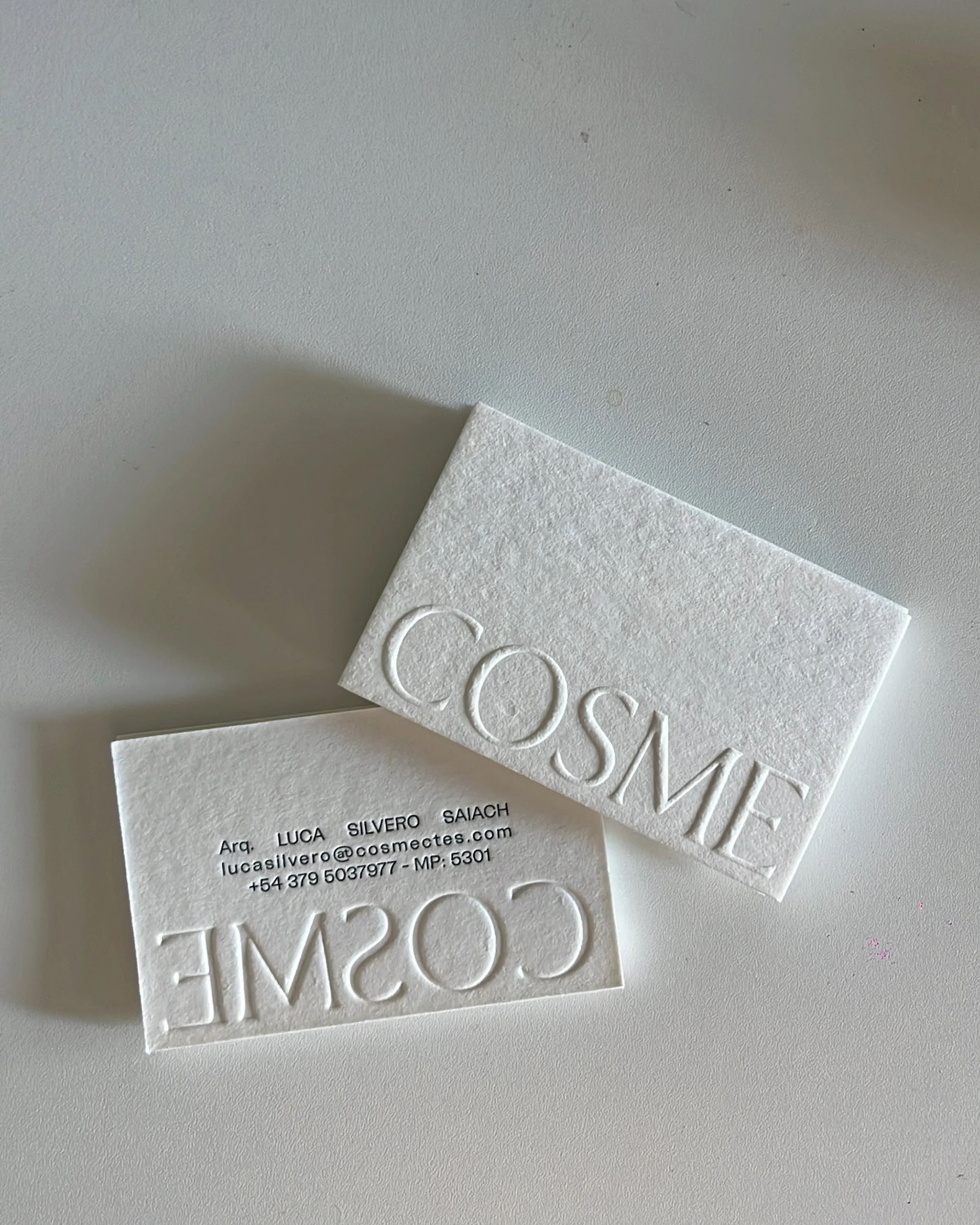 Tarjetas personales con relieve letterpress para psicólogos
