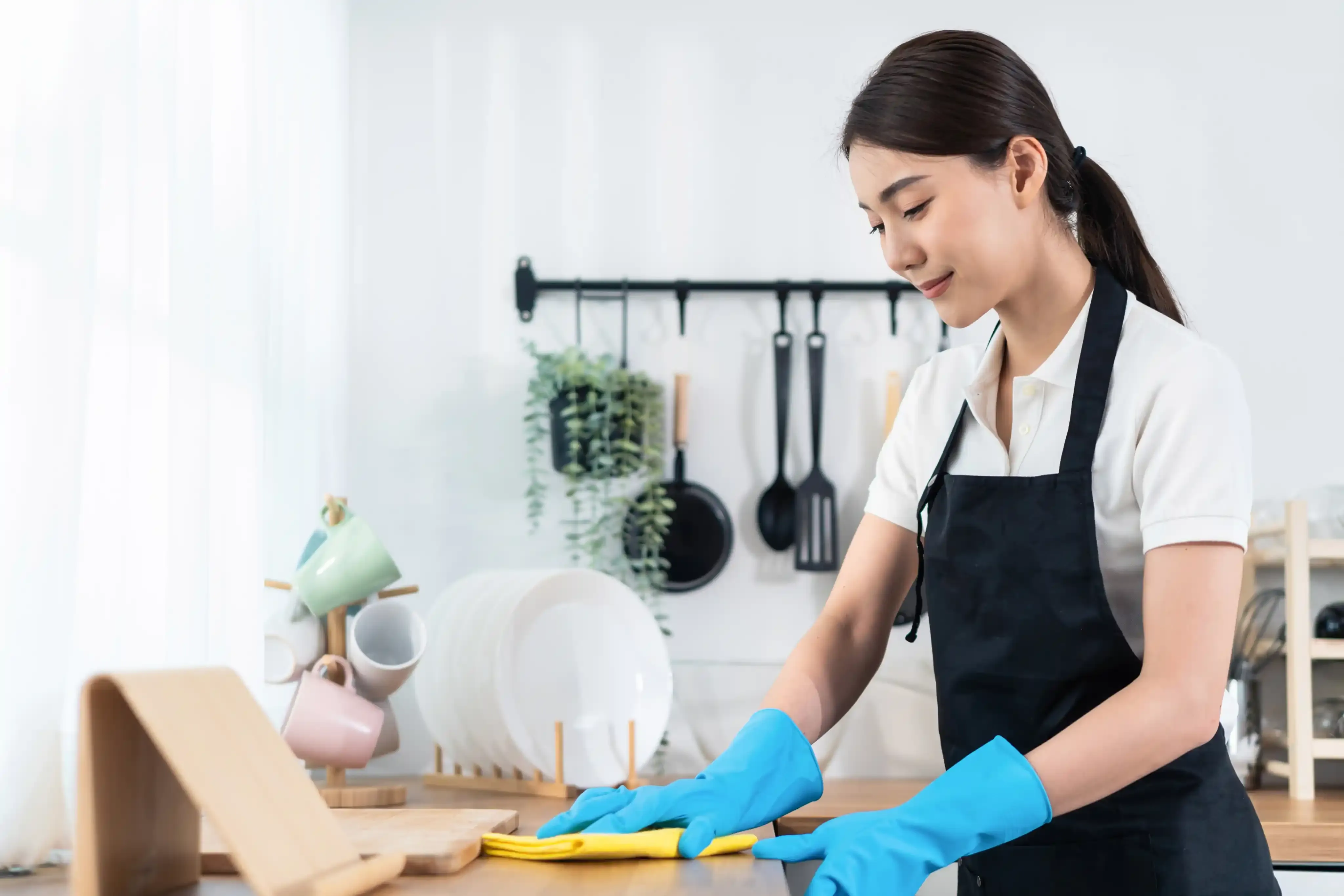 A Simple Weekly Cleaning Routine for Your Abu Dhabi Home
