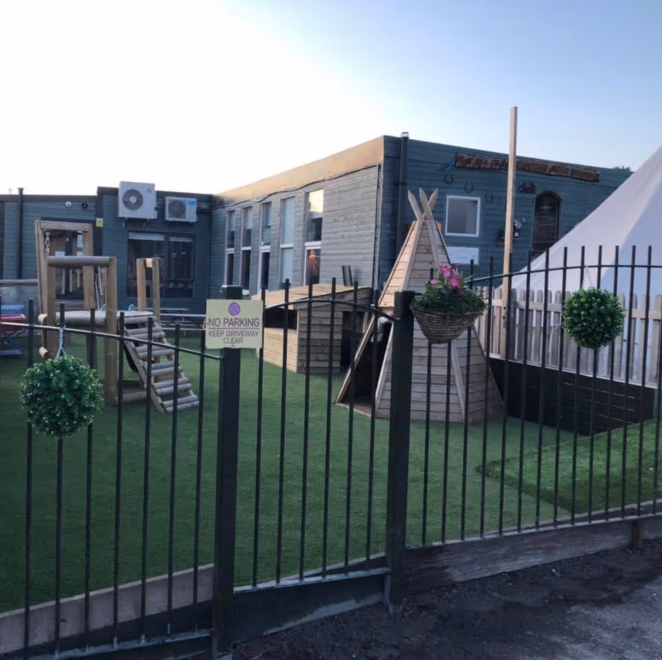 Little Latham Farmers Gomersal