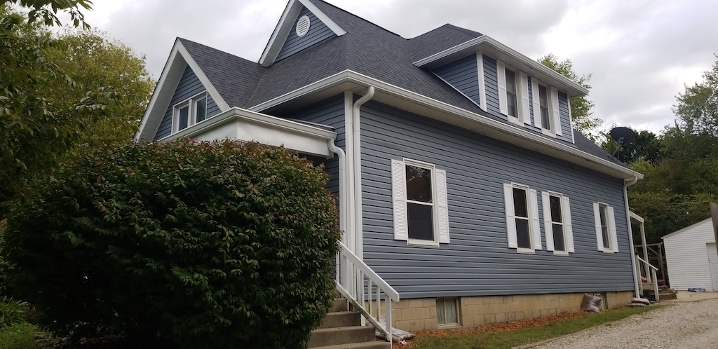 Can James Hardie siding be painted? Yes! Check out this blue home.