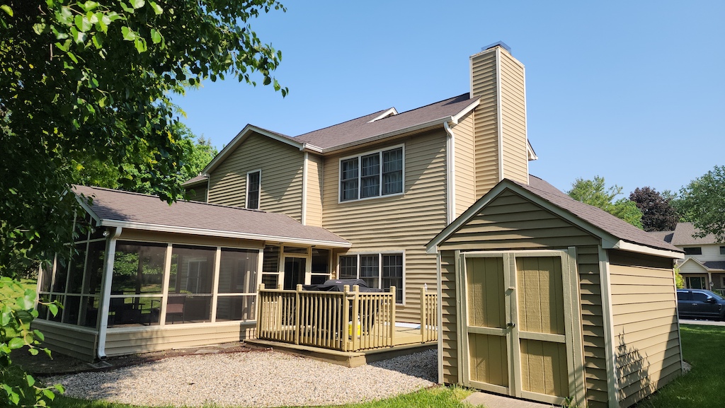 Which type of siding is best in Carmel, IN? UHQ prefers vinyl siding