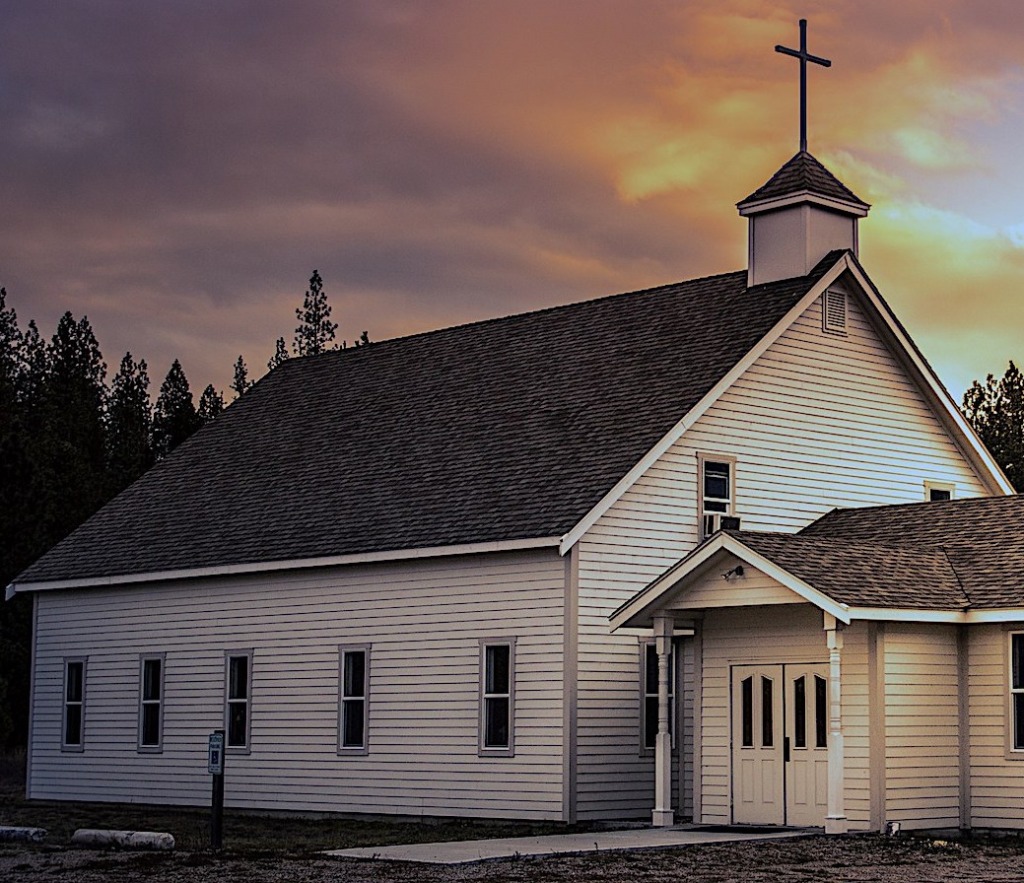A church in the Indianapolis area with white siding