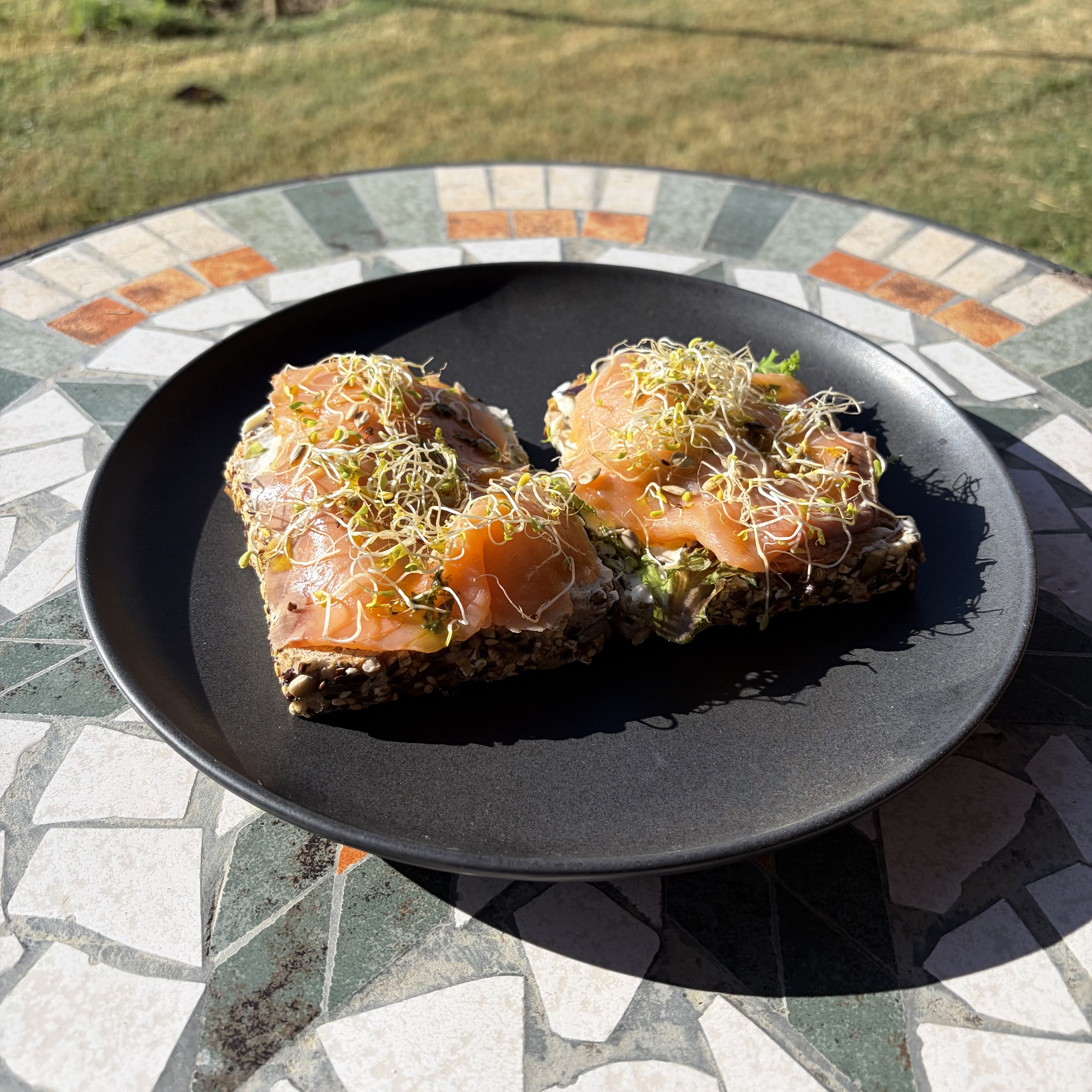 Torrada de crema de formatge i salmó fumat