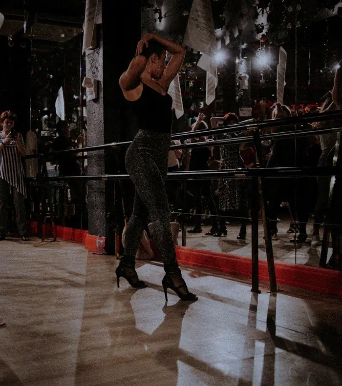 High heels – lekce tance na podpatcích u zrcadla