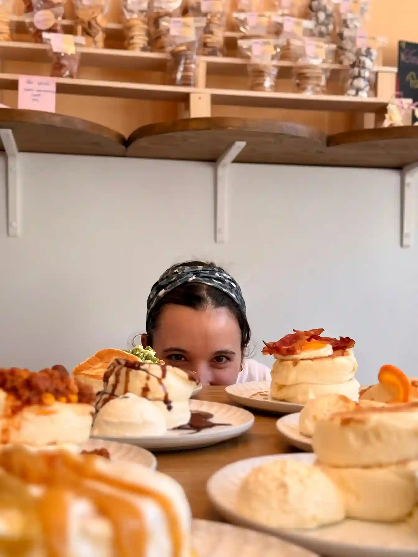 Soraya, fondatrice de Fluffy Café en cuisine