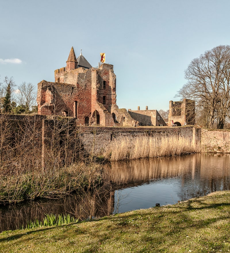 Kasteel in de omgeving van Haarlem, bestemming voor Schiphol taxi
