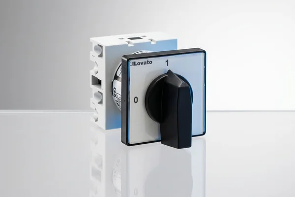 Chave Comutadora Rotativa multi posições - serie 7GN1 a 7GN2 Lovato Electric — código 7GN12107O