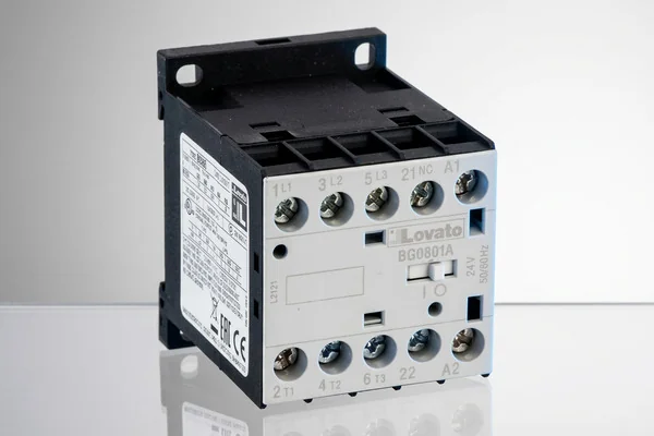 Contator de potência industrial - serie 11BG0 a 11BGF Lovato Electric — código 11BG0040A042
