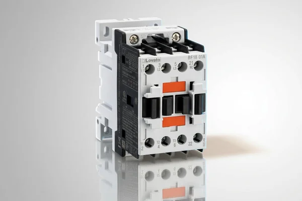 Contator de potência industrial - serie BF18 a BF25 Lovato Electric — código BF1801A024