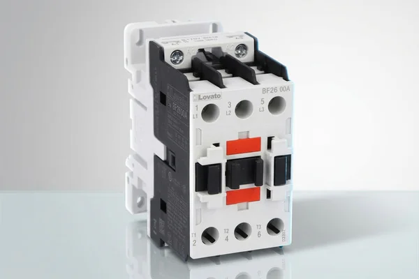 Contator de potência industrial - serie BF26 a BF38 Lovato Electric — código BF2600A024
