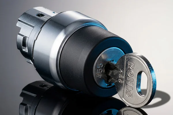 Chave seletota metálico tipo Yale Lovato Electric — código LPSS320R3433E