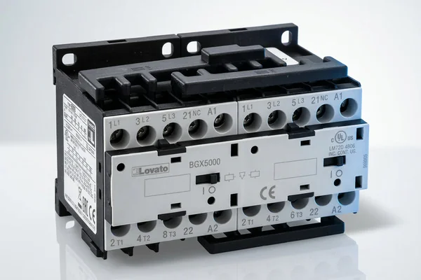Contator reversor Lovato Electric — código 11BGC09T4A024