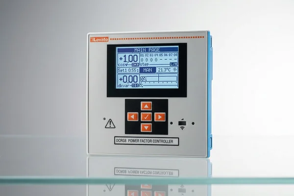 Controlador de fator de potência Série DCR Lovato Electric — código DCRG8