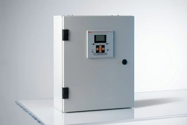 Controlador montato em quadro Lovato Electric — código ATP0045T4A230C600A
