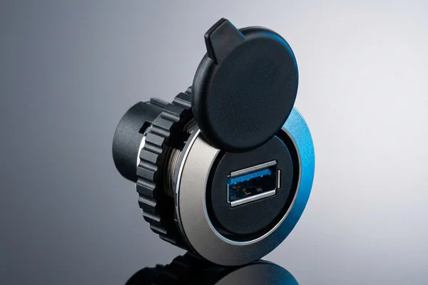 Tomada USB metálico para painel Lovato Electric — código LPFD01