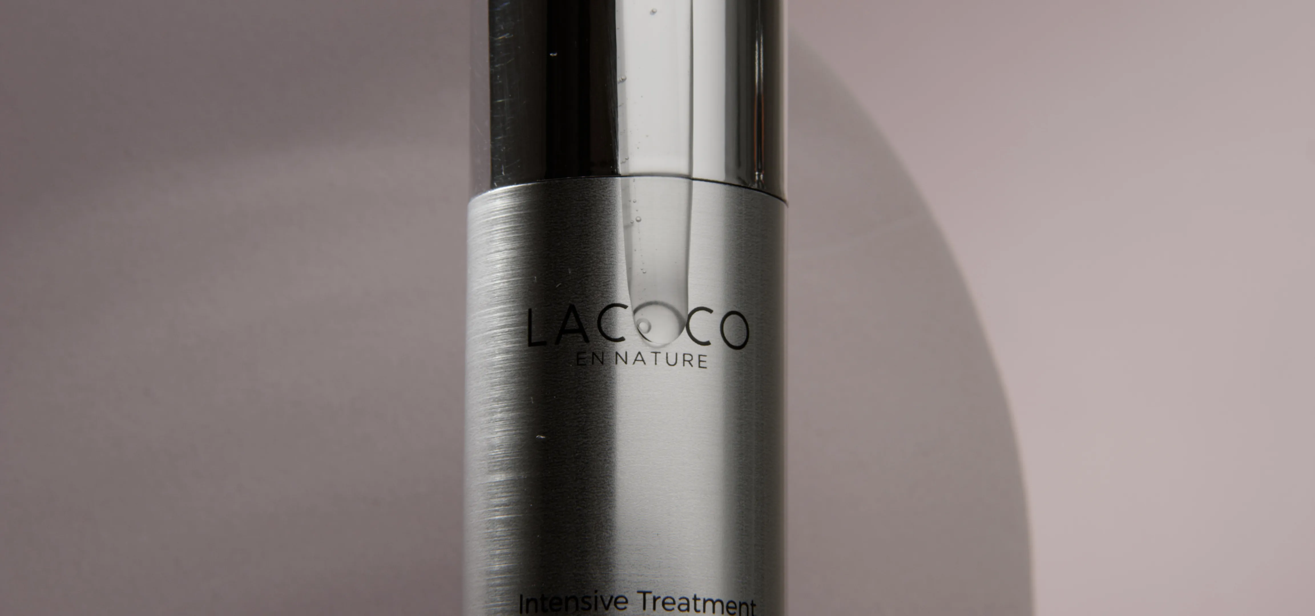 High-end product videography session for La Coco en Nature skincare brand