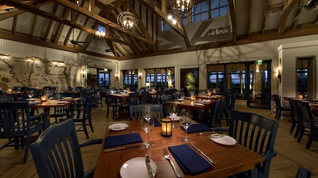 Wind & Waves Grill