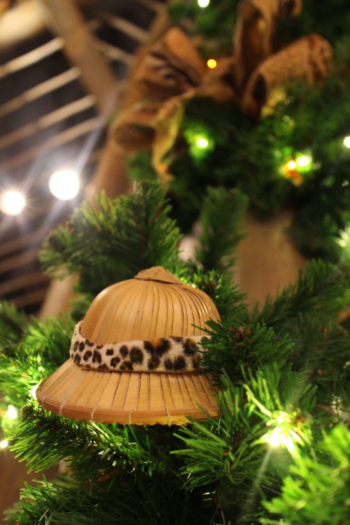 AnimalKingdomLodgeChristmasGarland