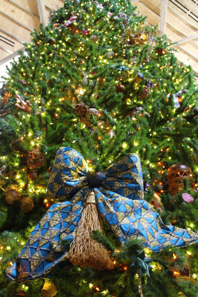 AnimalKingdomChristmasTreeBows