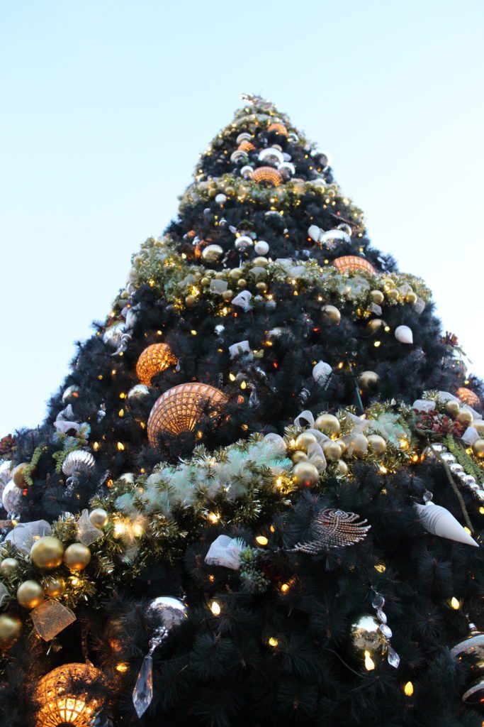 DisneySpringsChristmasTree2021