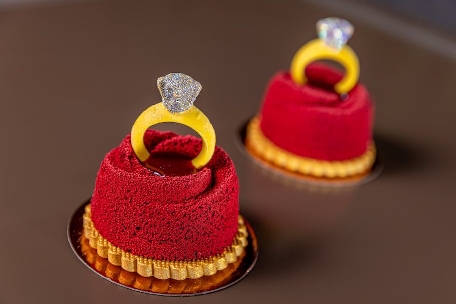 DisneyABCCommissaryCake