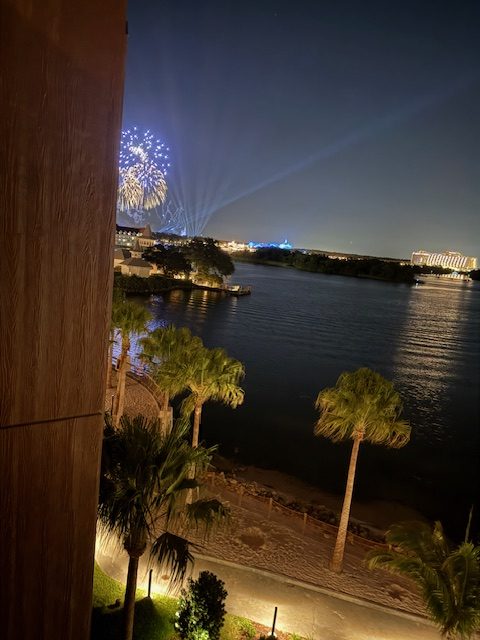 Duo Studio Polynesian Firework View