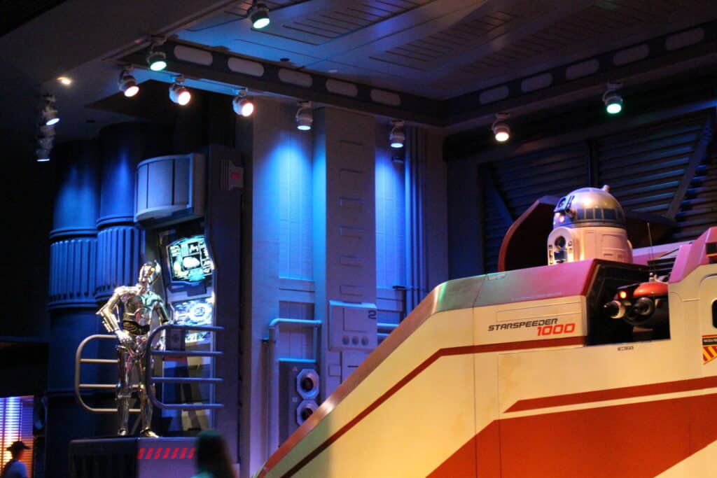Two droid robots communicated inside a space port.