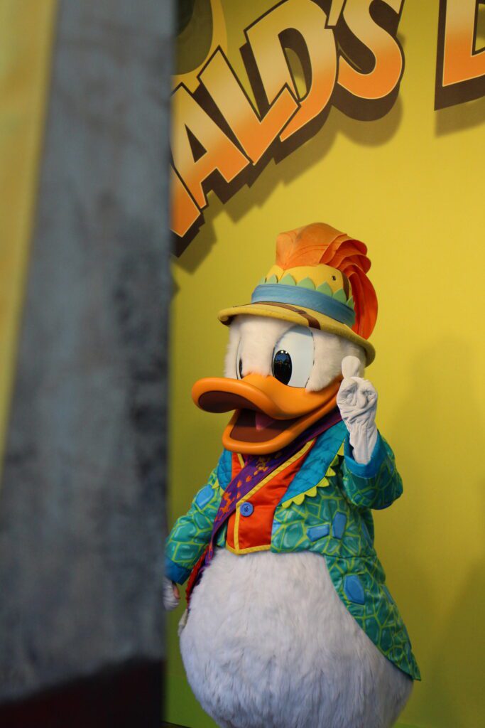 Donald Duck in Dinoland.