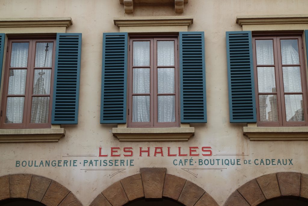 Les Halles Boulangerie-Patisserie sign at Epcot.