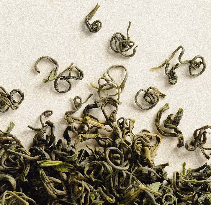 Dried leaves of the Cloud & Mist tea.